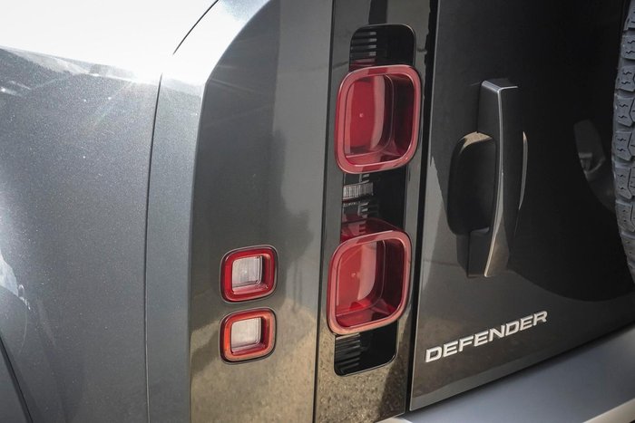 2023 Land Rover Defender 110 D300 SE