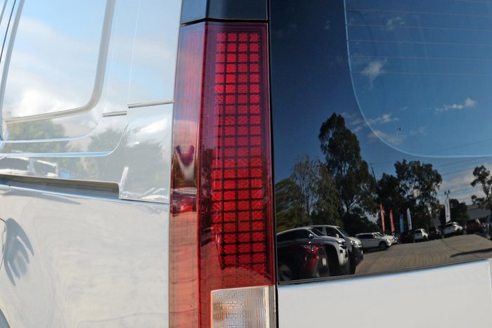 2021 Hyundai STARIA LOAD