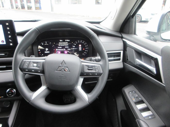 2025 Mitsubishi Outlander ES