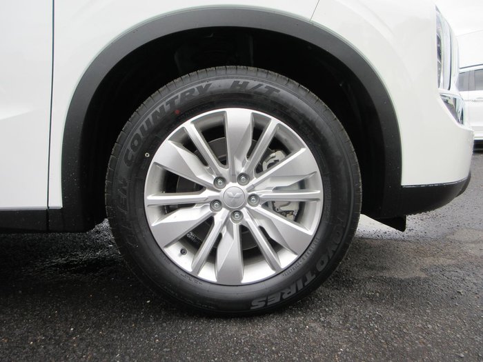 2025 Mitsubishi Outlander ES
