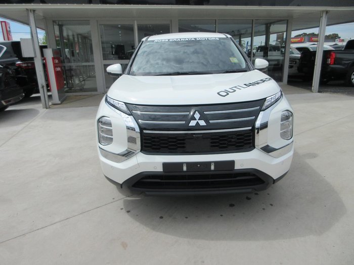 2025 Mitsubishi Outlander ES