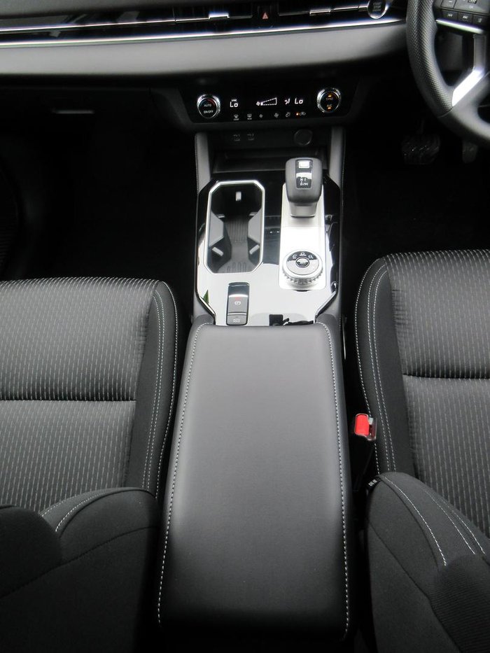2025 Mitsubishi Outlander ES