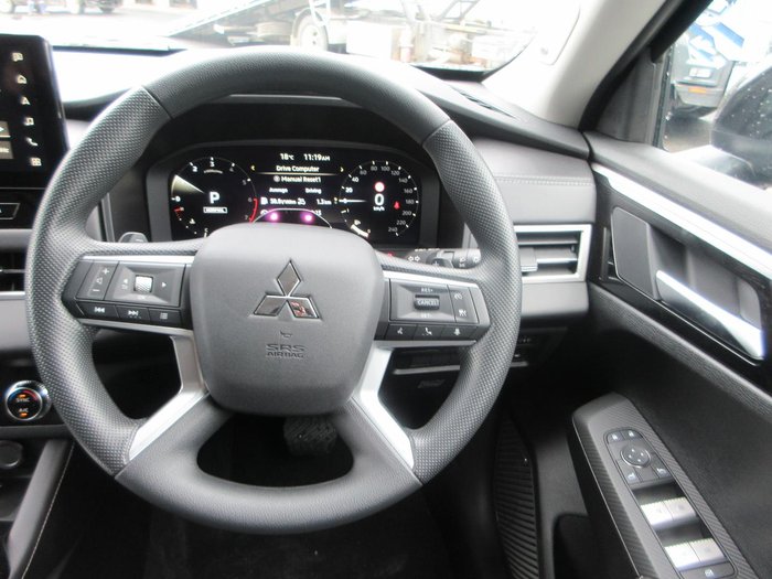 2026 Mitsubishi Outlander ES