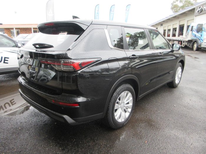 2026 Mitsubishi Outlander ES ZM MY26