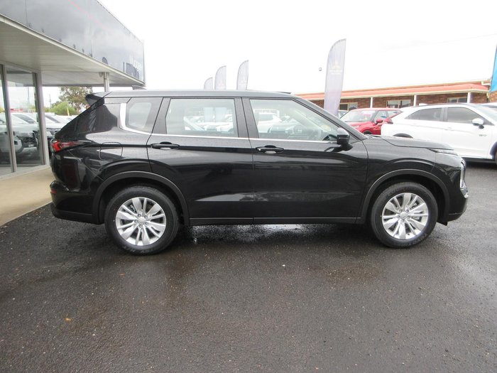 2026 Mitsubishi Outlander ES ZM MY26