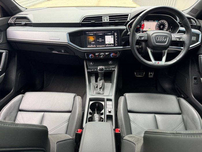 2022 Audi Q3 40 TFSI S line