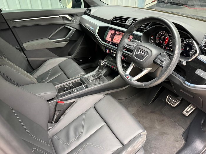 2022 Audi Q3 40 TFSI S line
