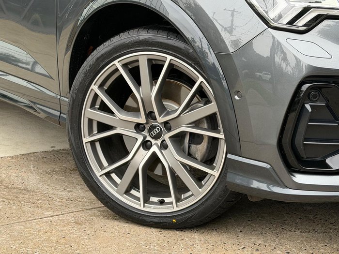 2022 Audi Q3 40 TFSI S line