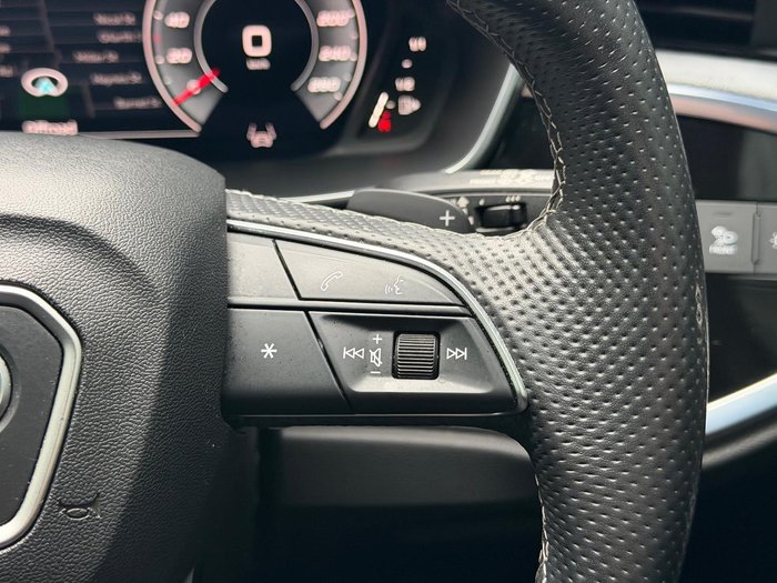 2022 Audi Q3 40 TFSI S line
