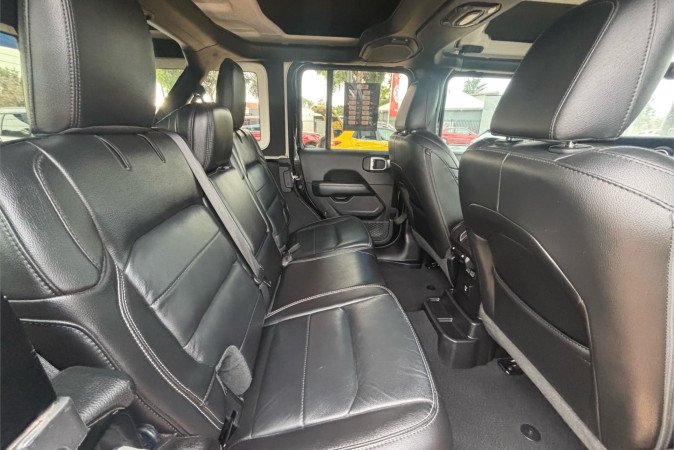 2020 JEEP WRANGLER UNLIMITED OVERLAND (4x4)