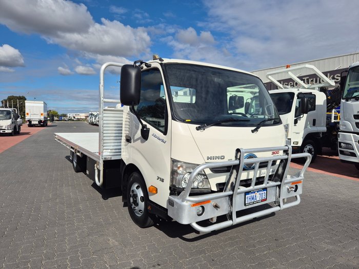 2015 Hino 716 - 300 Series Hybrid 3.5 Ton quotHYBRIDquot Auto Tray