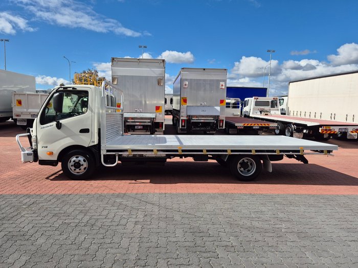 2015 Hino 716 - 300 Series Hybrid 3.5 Ton quotHYBRIDquot Auto Tray