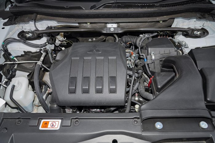 2025 Mitsubishi Eclipse Cross LS