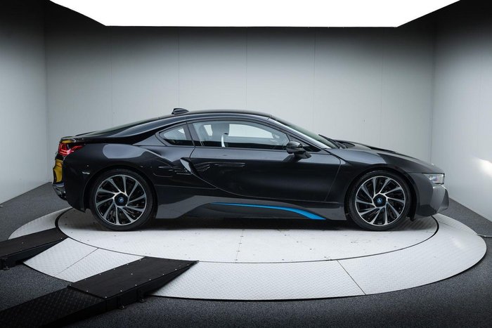 2016 BMW i8