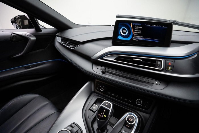 2016 BMW i8