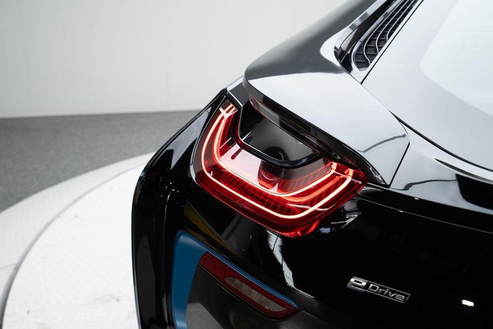 2016 BMW i8