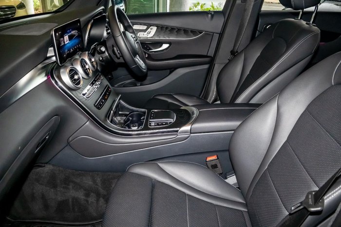 2022 Mercedes-Benz GLC-Class GLC300