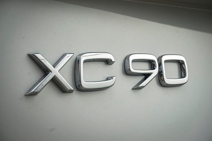 2025 Volvo XC90 Plus B5 Bright