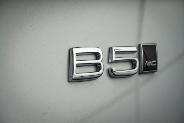 2025 Volvo XC90 Plus B5 Bright