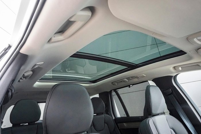 2025 Volvo XC90 Plus B5 Bright