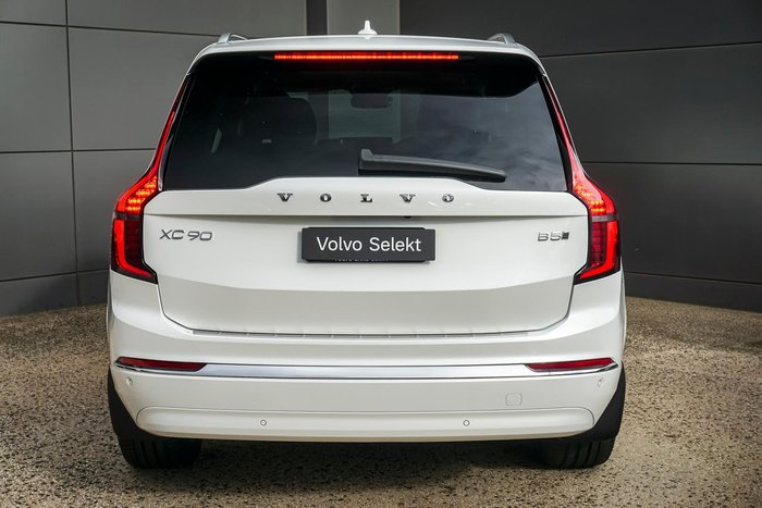 2025 Volvo XC90 Plus B5 Bright