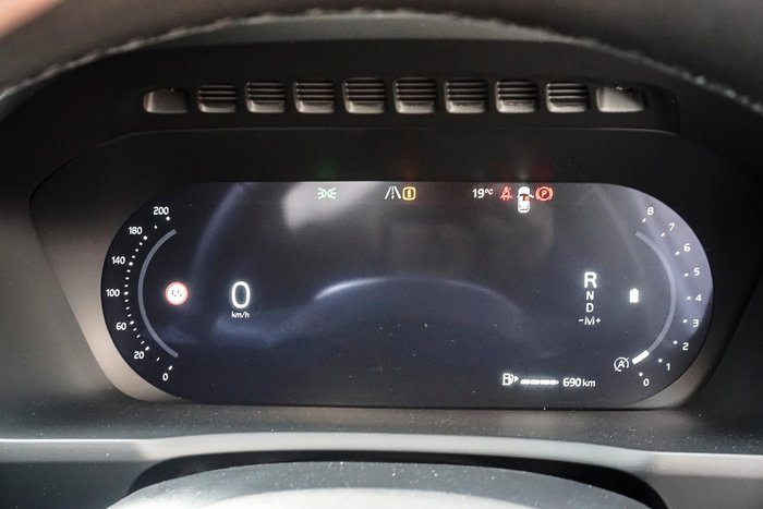 2025 Volvo XC90 Plus B5 Bright