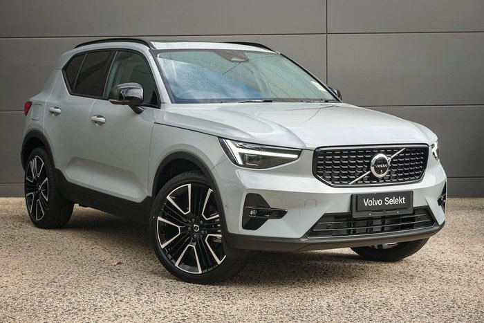 2026 Volvo XC40