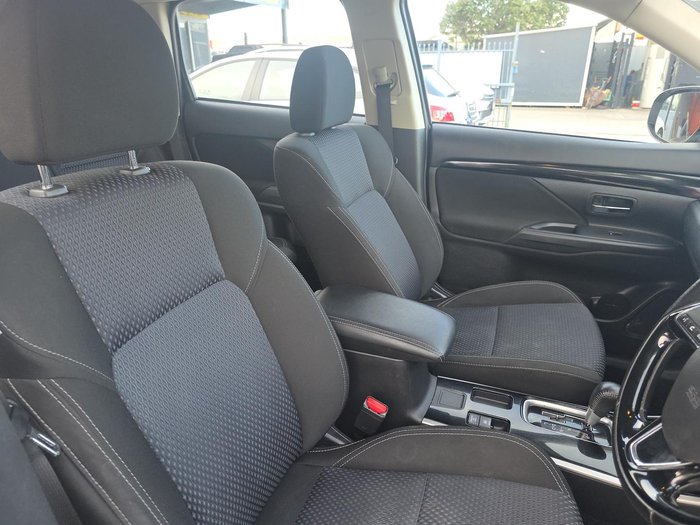 2019 Mitsubishi Outlander ES