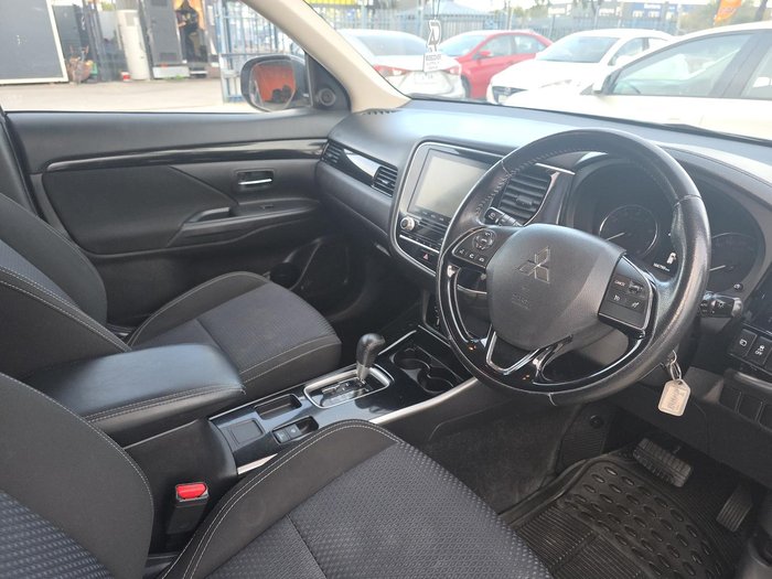 2019 Mitsubishi Outlander ES