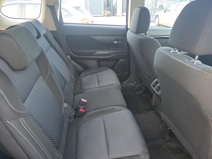 2019 Mitsubishi Outlander ES