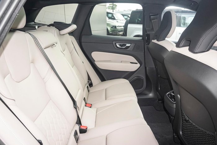 2025 Volvo XC60 Plus B5 Bright