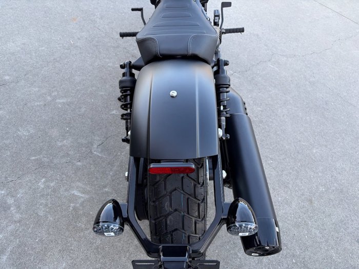 2025 Indian SCOUT BOBBER Black