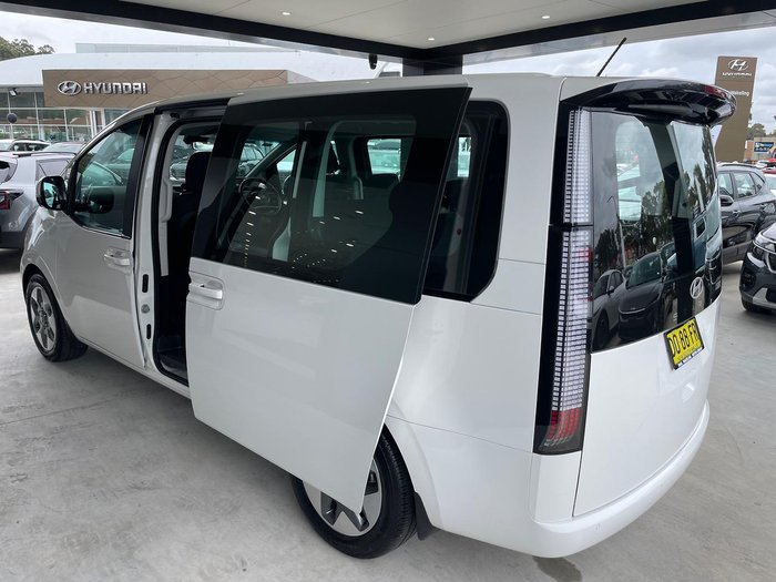 2025 Hyundai STARIA