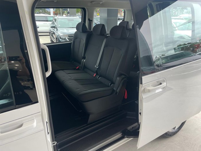 2025 Hyundai STARIA