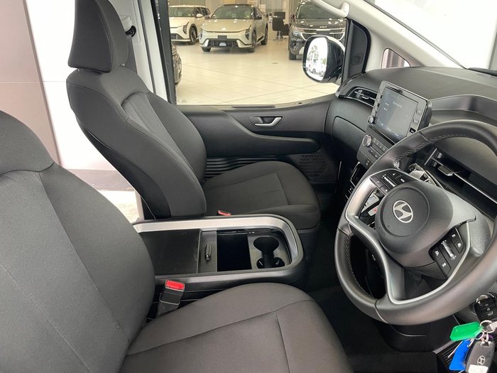 2025 Hyundai STARIA