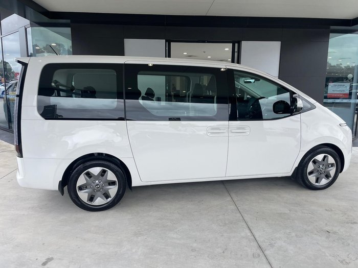 2025 Hyundai STARIA