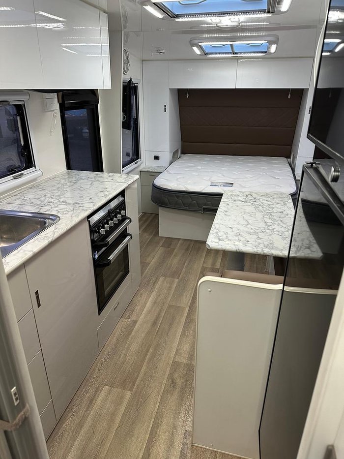 2023 Red Centre Kimberley Plus 226 3 bunk family van