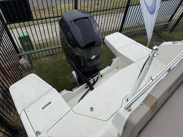 2017 Quicksilver 805 Cruiser