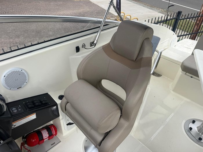 2017 Quicksilver 805 Cruiser