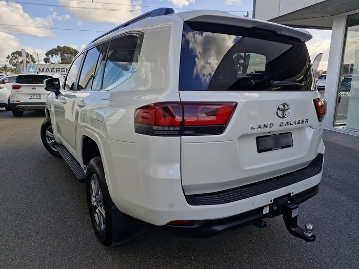 2024 Toyota Landcruiser VX