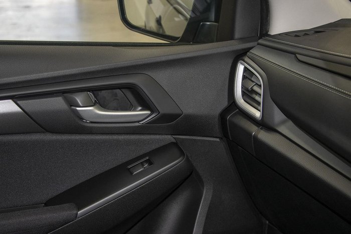 2026 Isuzu MU-X LS-M