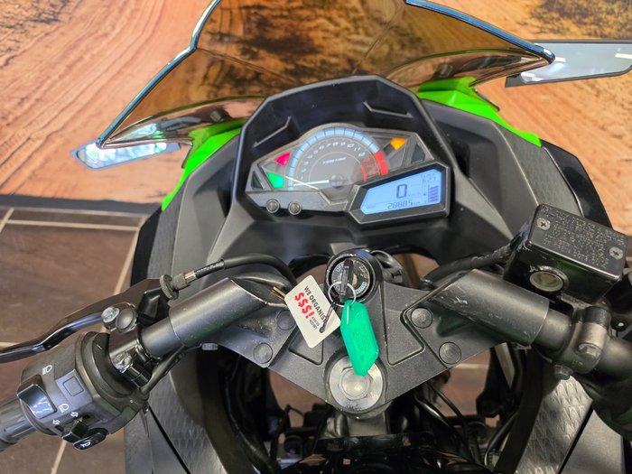 2016 Kawasaki NINJA 300 GREEN