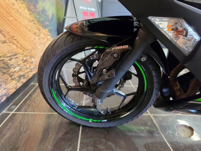 2016 Kawasaki NINJA 300 GREEN