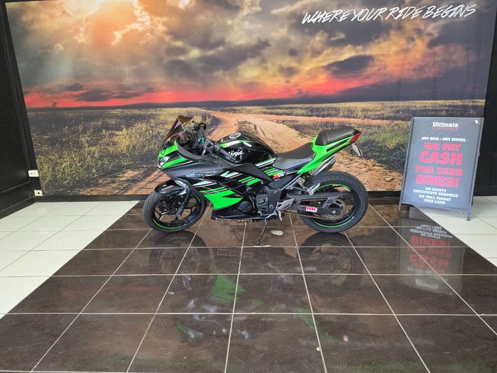 2016 Kawasaki NINJA 300 GREEN