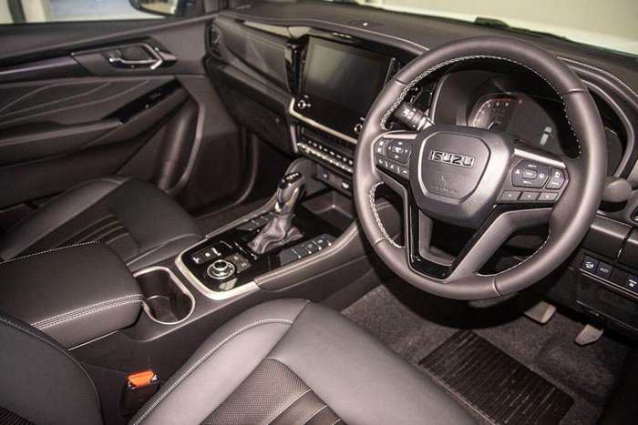2026 Isuzu MU-X LS-T