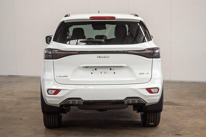 2026 Isuzu MU-X LS-T