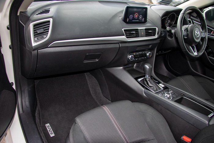 2018 Mazda 3 SP25