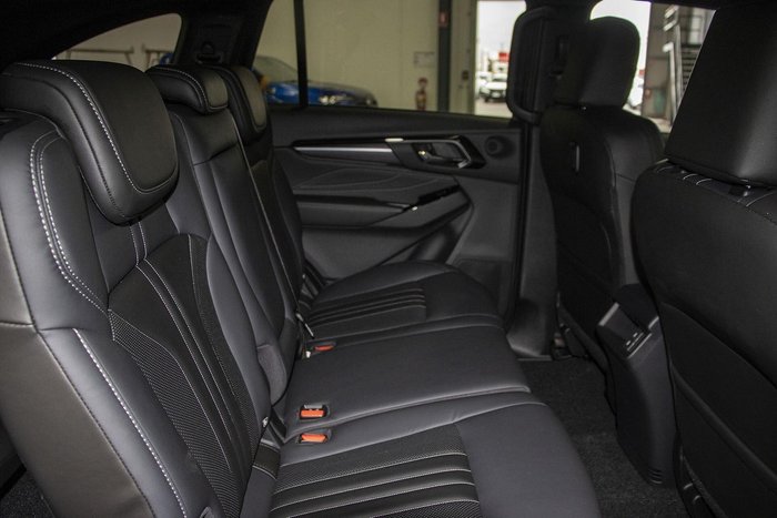 2026 Isuzu MU-X LS-T