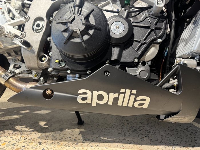 2014 APRILIA TUONO V4 R BLACK