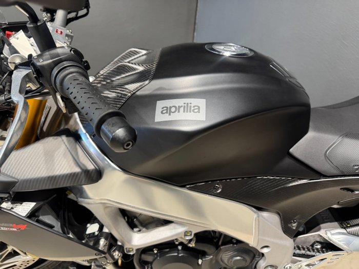 2014 APRILIA TUONO V4 R BLACK